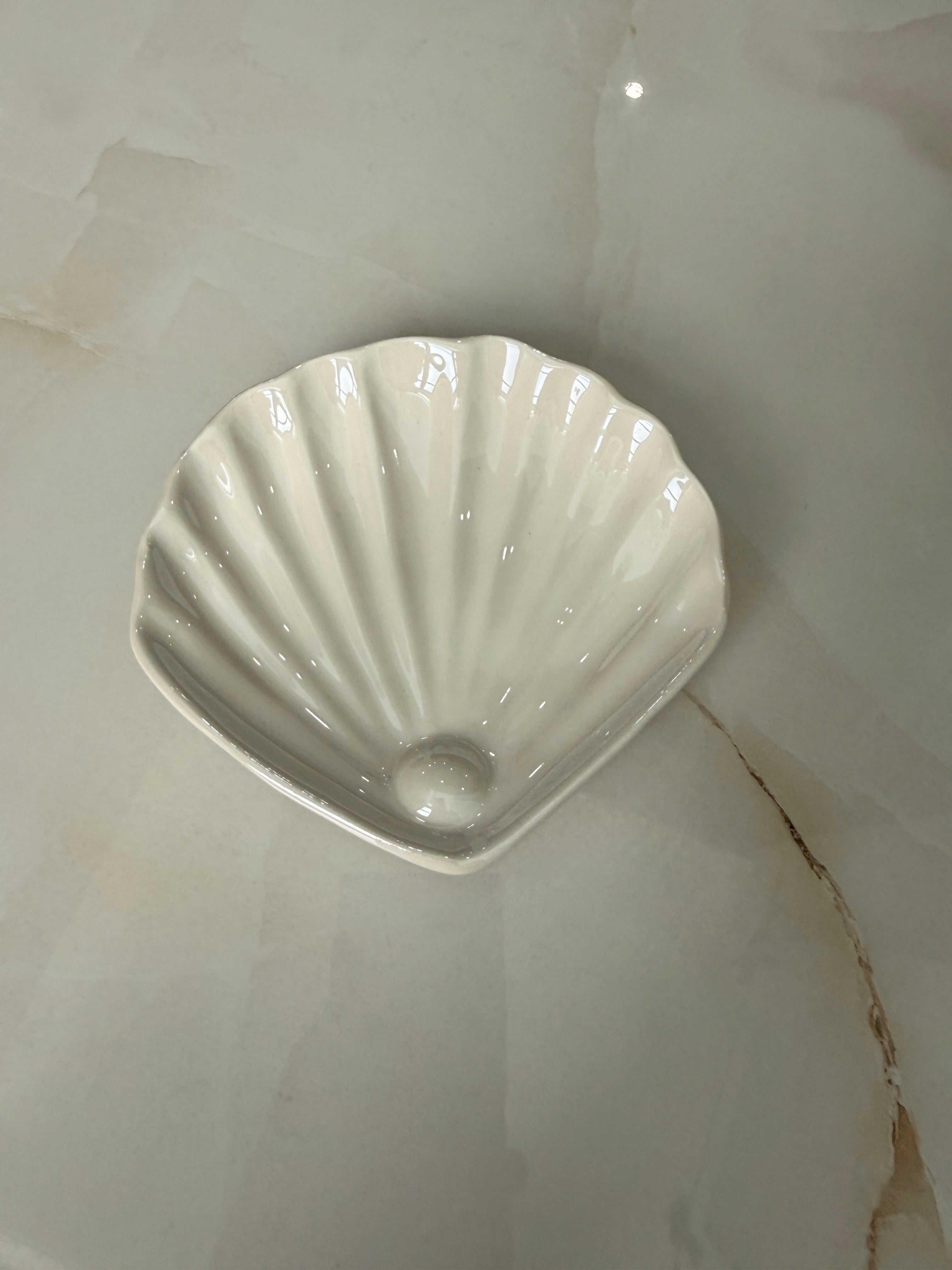 Shelly Shell Jewelry Dish Set of 4