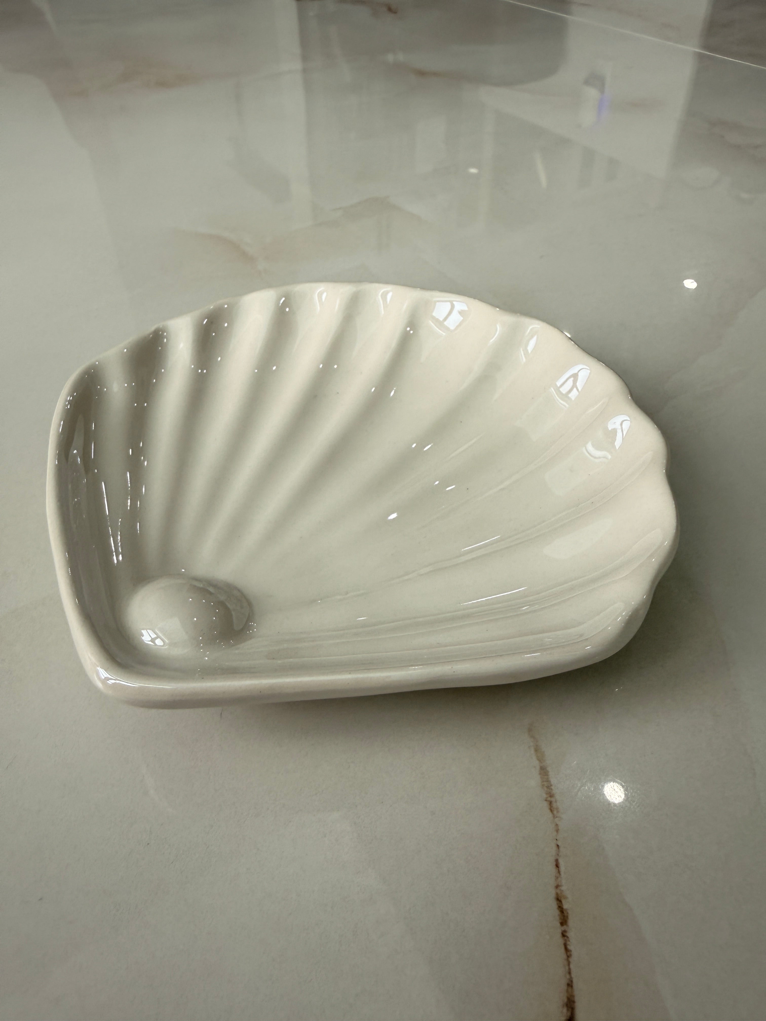 Shelly Shell Jewelry Dish Set of 4